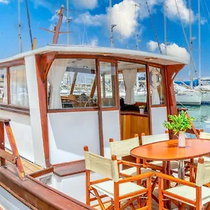 Marta Boat Bateau-hôtel